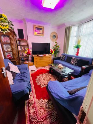 Warwick Road, London, E15 3 bed terraced house for sale