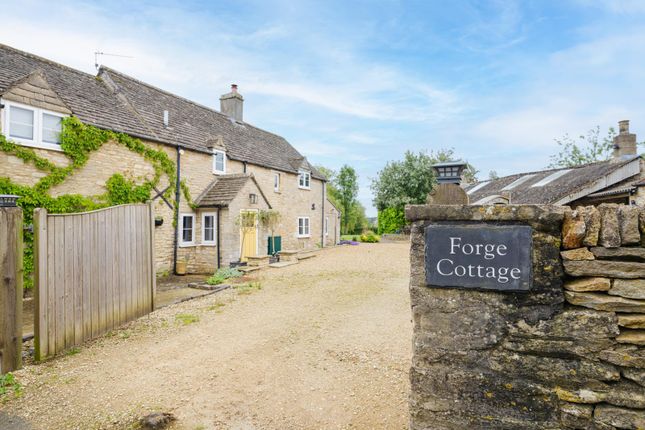 Oaksey, Malmesbury, Wiltshire, SN16. 3 bed detached house for sale