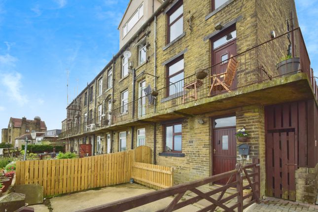 Grand View, Queensbury BD13 1 bed end of terrace house for sale