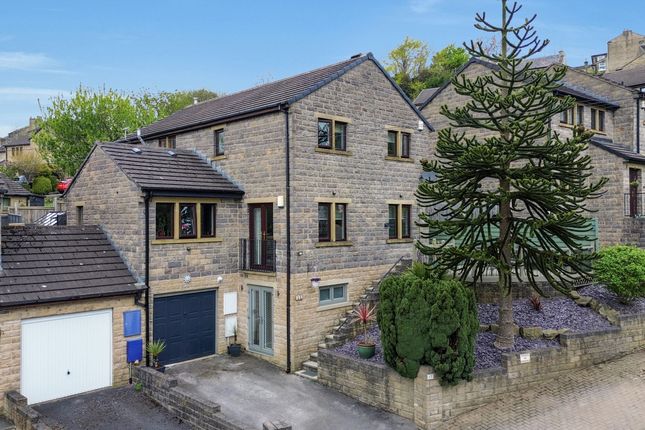 SCARHOUSE LANE, HUDDERSFIELD, HD7 3 bed semi