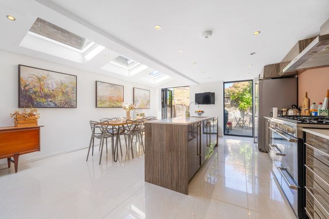 Pulross Road, SW9 3 bed house for sale