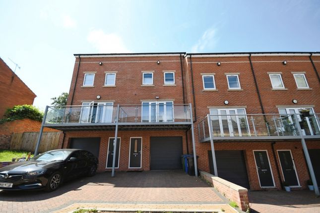 4 bedroom town house for sale