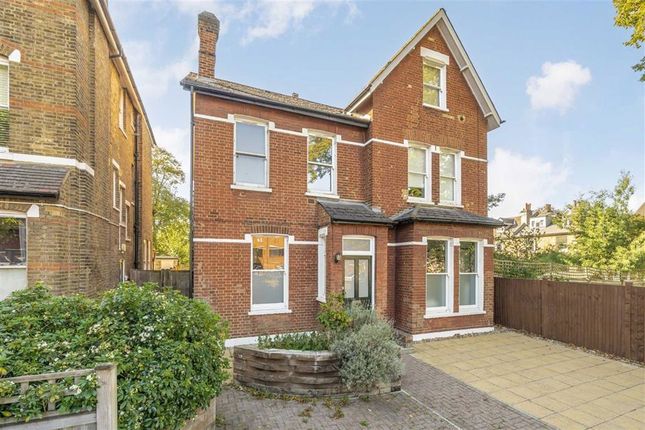 Birch Grove, London SE12 3 bed flat for sale
