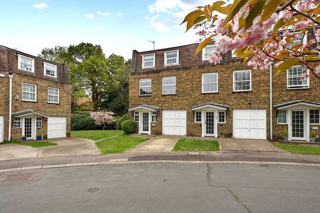 Trinity Close, Tunbridge Wells, TN2 4 bed terraced house for sale
