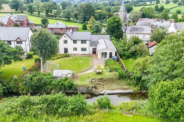 Penybontfawr 2 bed detached house for sale