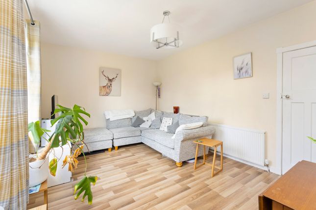 Broomfield Crescent, Edinburgh, EH12 2 bed flat for sale