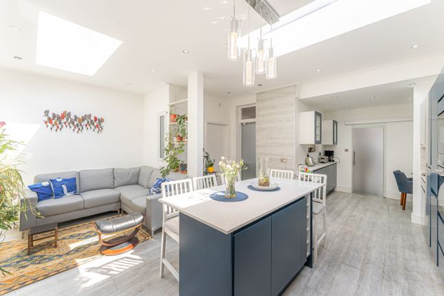 Kenilworth Gardens, Ilford, Essex, IG3 3 bed terraced house for sale
