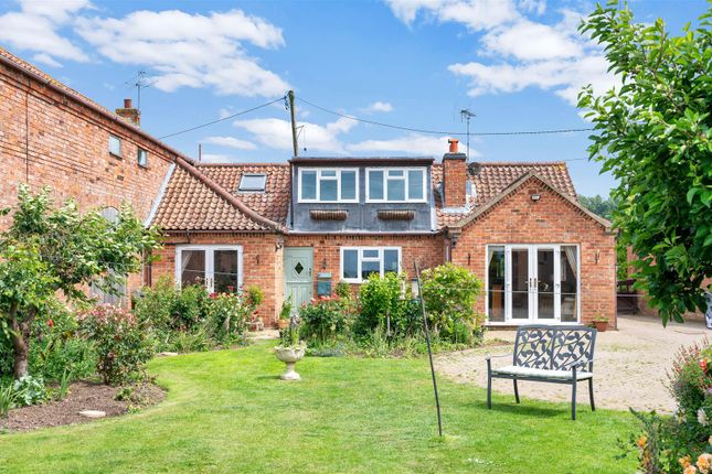 Pasture Lane, Hose 3 bed link detached house for sale