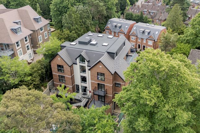 Hitchen Hatch Lane, Sevenoaks, Kent... 2 bed apartment for sale