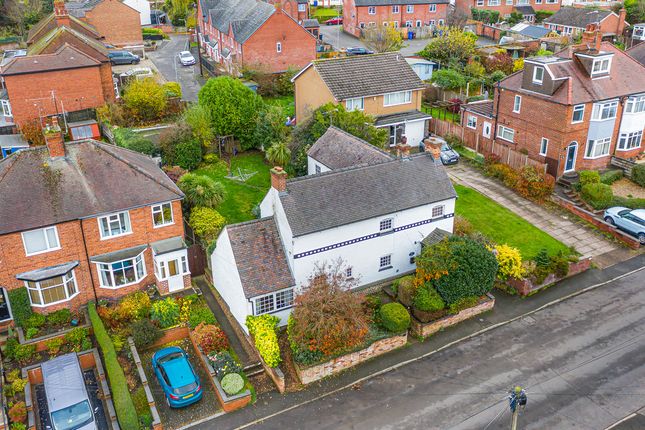 4 bed detached house