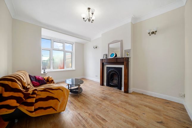 Bath Road, E7 3 bed end of terrace house for sale