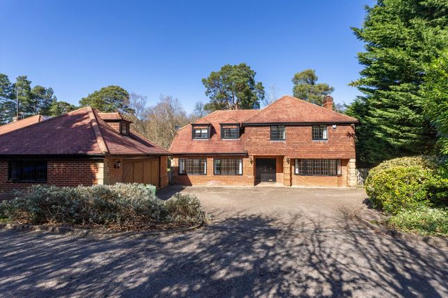 Beech Close, Cobham, Surrey, KT11 5 bed detached house for sale
