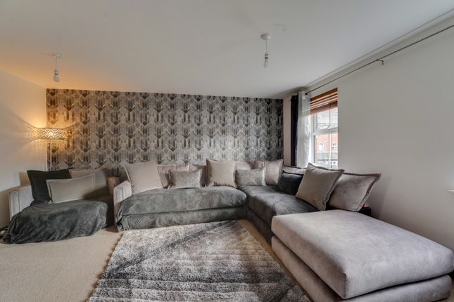 St. Georges Parkway, Stafford... 3 bed townhouse for sale