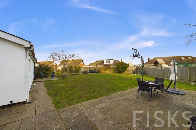Hawkesbury Close, Canvey Island, SS8 4 bed detached house for sale