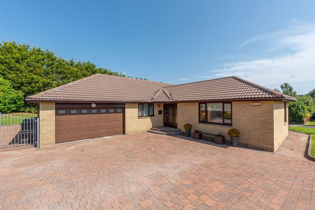 Langdales Avenue, Cumbernauld G68 4 bed detached bungalow for sale