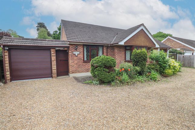 Basingbourne Road, Fleet GU52 3 bed detached bungalow for sale