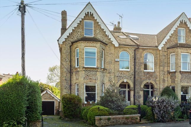 Bayham Road, Sevenoaks, Kent, TN13 5 bed semi