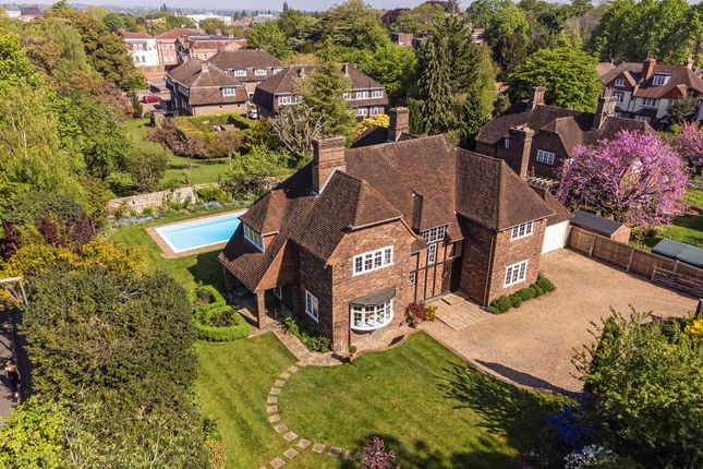 6 bedroom detached house for sale