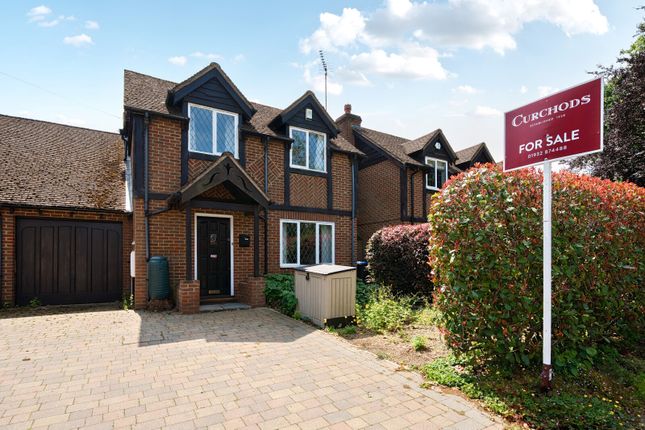 Foxhills Road, Ottershaw, KT16 4 bed link detached house for sale