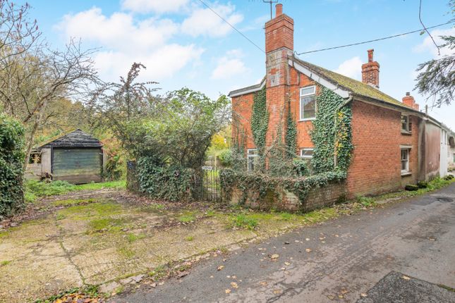 Holloway, East Knoyle, Salisbury... 3 bed semi