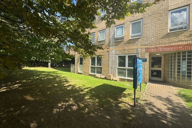 Abbey Road, Barking IG11 2 bed flat for sale
