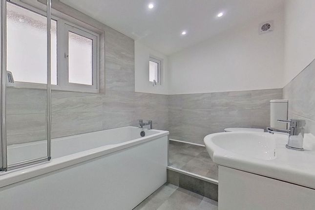 Oswald Road, Dover CT17 2 bed terraced house for sale