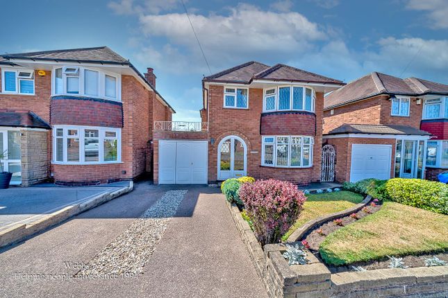 Lodge Road, Walsall WS4 3 bed detached house for sale