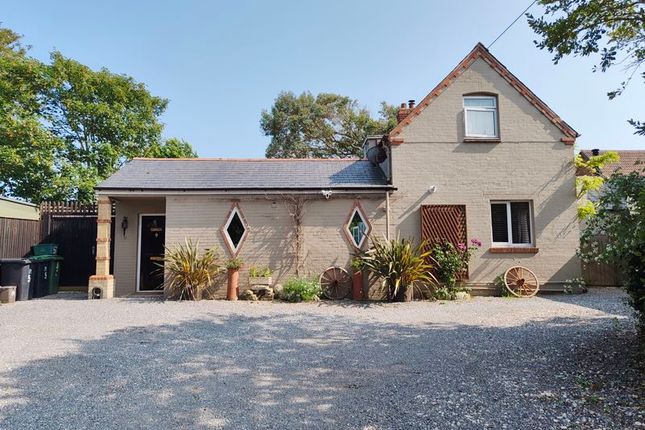 ROUNDHAYES CLOSE, WEYMOUTH, DORSET 2 bed cottage for sale