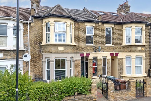 3 bedroom flat for sale