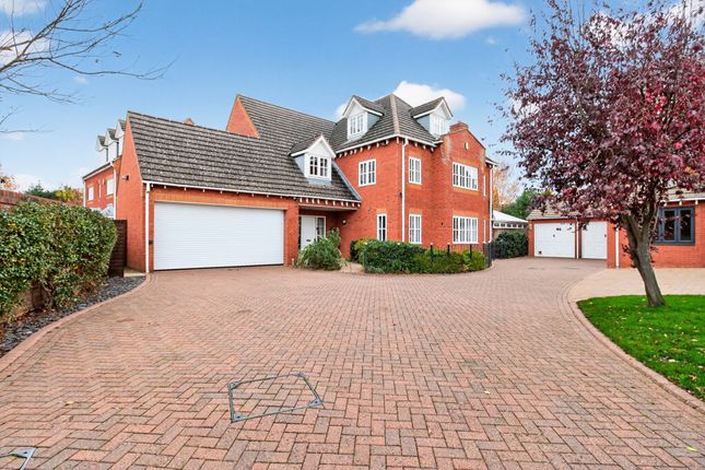 5 bedroom detached house for sale
