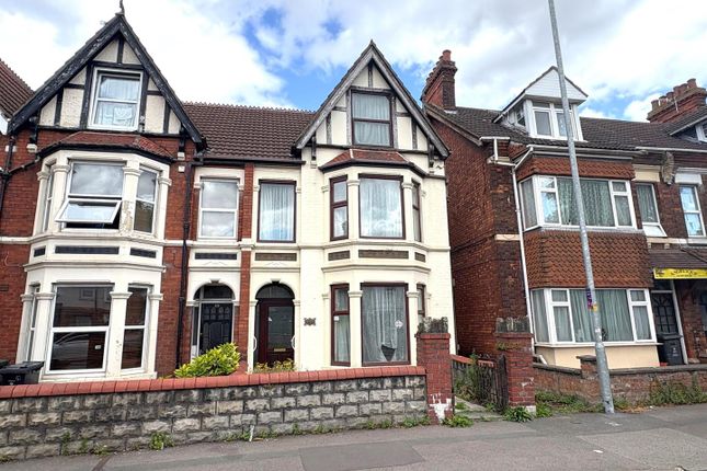 County Road, Swindon 4 bed end of terrace house for sale