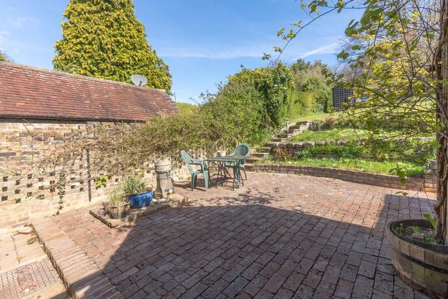 Vicarage Lane, Ivinghoe 2 bed cottage for sale