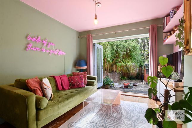Burrows Road, Kensal Green, NW10 5SJ 2 bed flat for sale