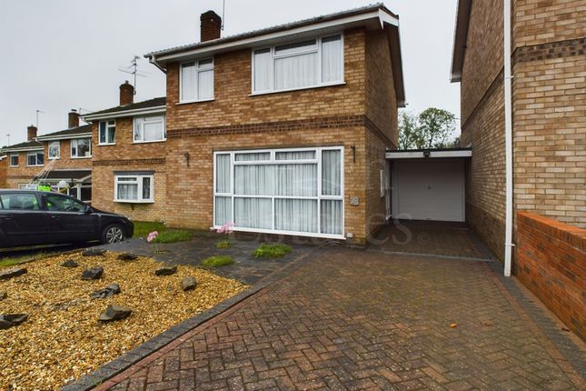 3 bedroom link detached house for sale