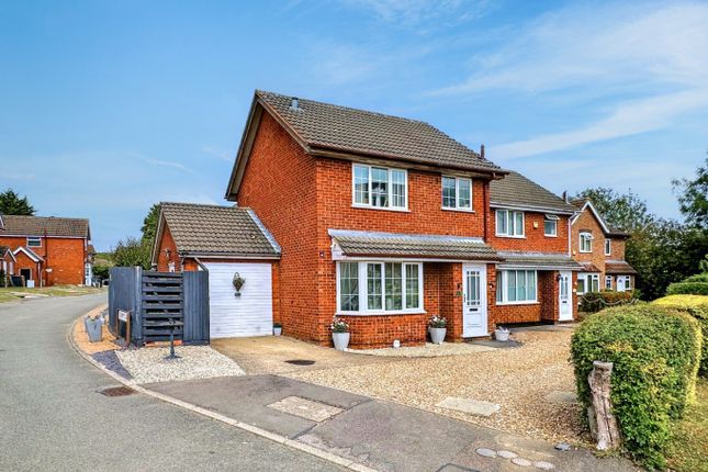 14 Thorpe Close, Wellingborough, NN8 3UU 3 bed detached house for sale