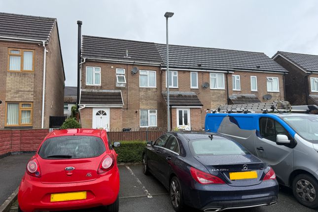 3 bed end terrace house