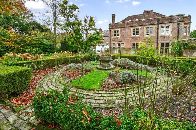 9 bedroom terraced house for sale