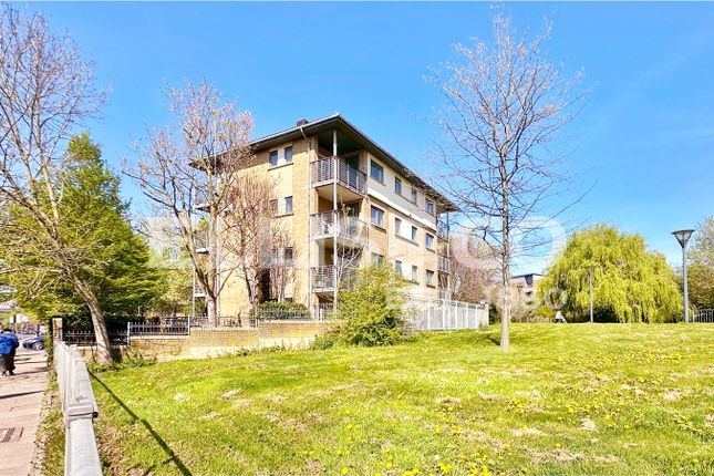 West End Close, London, NW10 2 bed apartment for sale