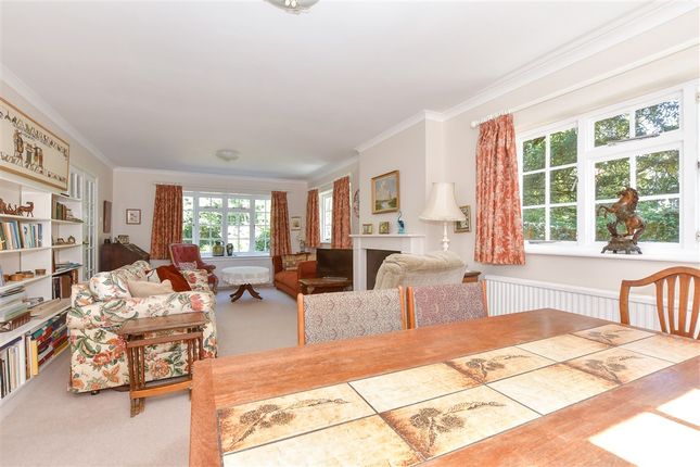 4 bed detached house