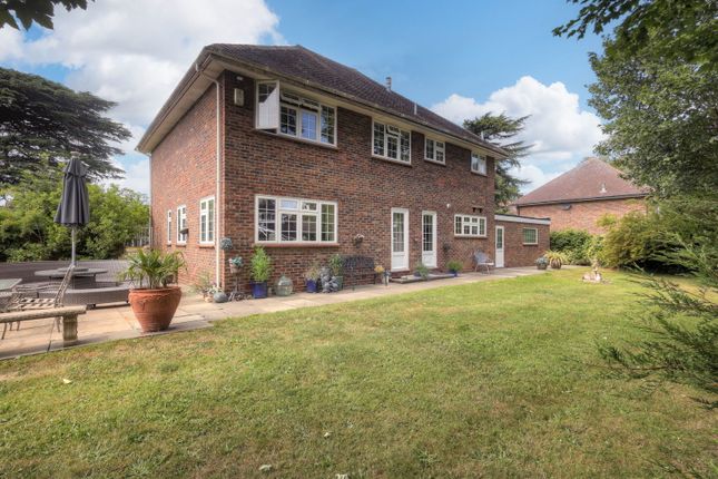 The Witherings, Hornchurch RM11 5 bed detached house for sale