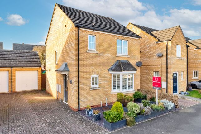 Siskin Close, Royston SG8 3 bed detached house for sale