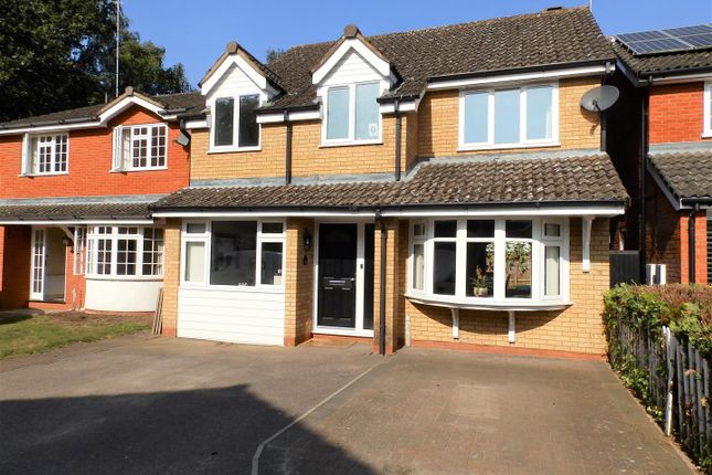 4 bed detached house