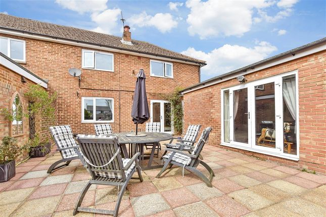 Attlee Avenue, Aylesham, Canterbury... 6 bed semi