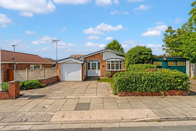 Hill View, Widnes WA8 2 bed detached bungalow for sale