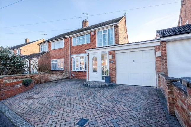 Buckwood Avenue, Bedfordshire LU5 3 bed semi