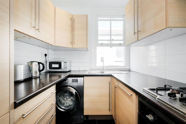 Poppleton Road, Leytonstone E11 2 bed flat for sale