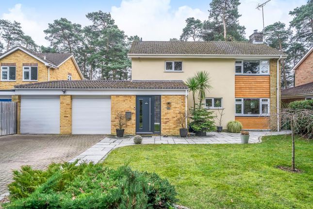 Camberley,  Berkshire,  GU15 3 bed link detached house for sale