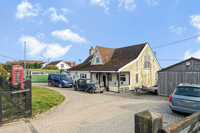 Preston Hall Gardens, Sheerness ME12 4 bed detached house for sale