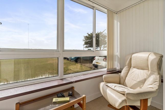 West Parade, Worthing 2 bed flat for sale
