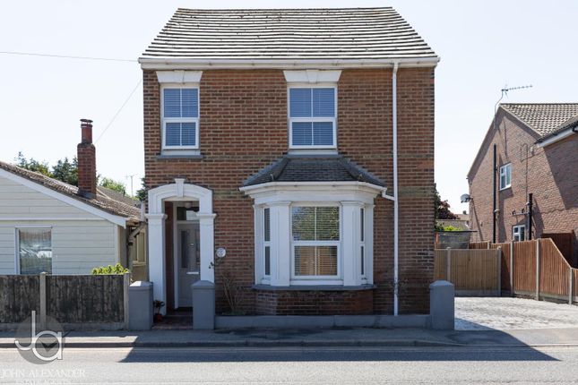 Kirby Road, Walton On The Naze 3 bed detached house for sale